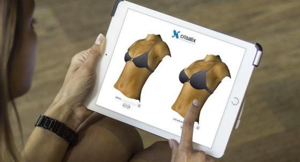 隆乳穿戴式試戴與 Crisalix 3D 模擬